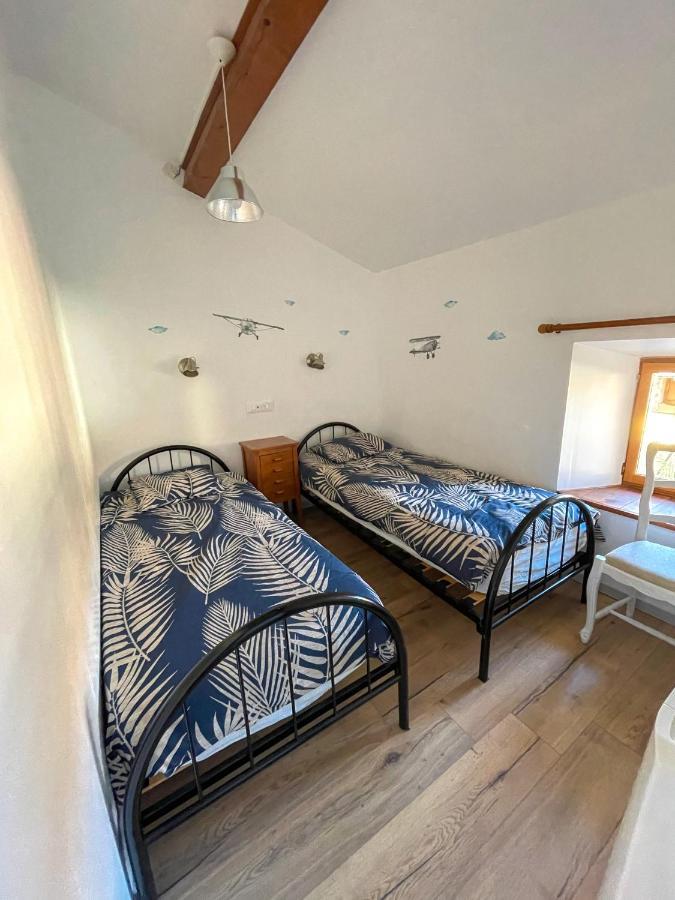 Ferme Robin Bed & Breakfast Marsaz Екстериор снимка