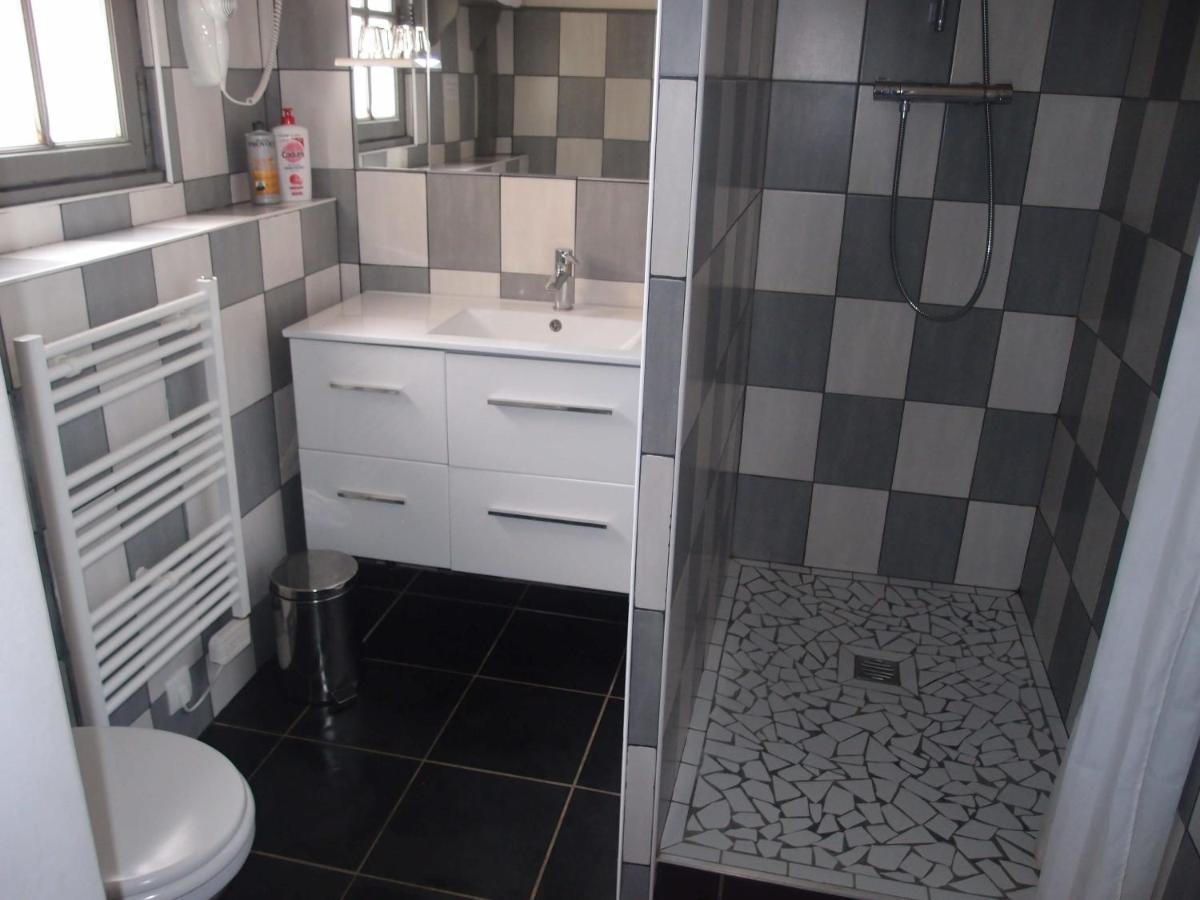 Ferme Robin Bed & Breakfast Marsaz Екстериор снимка