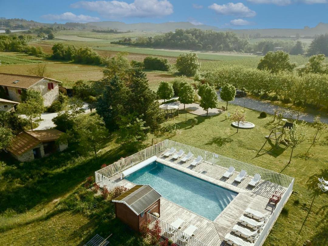 Ferme Robin Bed & Breakfast Marsaz Екстериор снимка