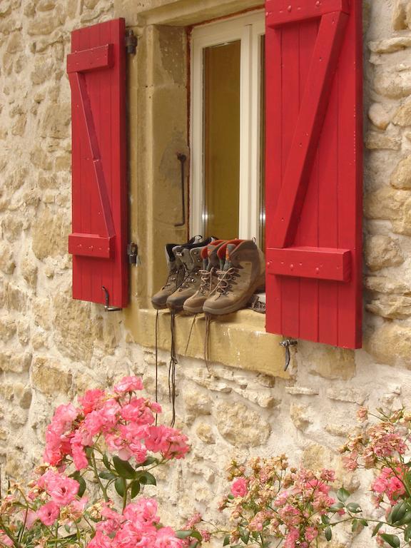 Ferme Robin Bed & Breakfast Marsaz Екстериор снимка