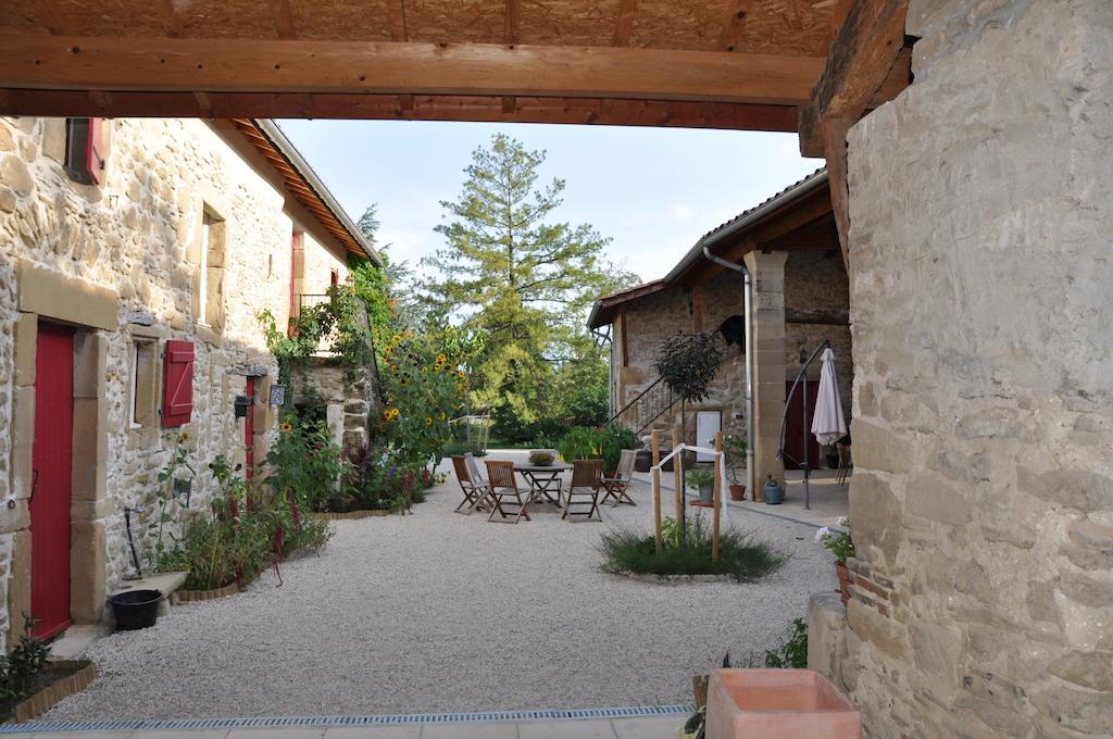 Ferme Robin Bed & Breakfast Marsaz Екстериор снимка